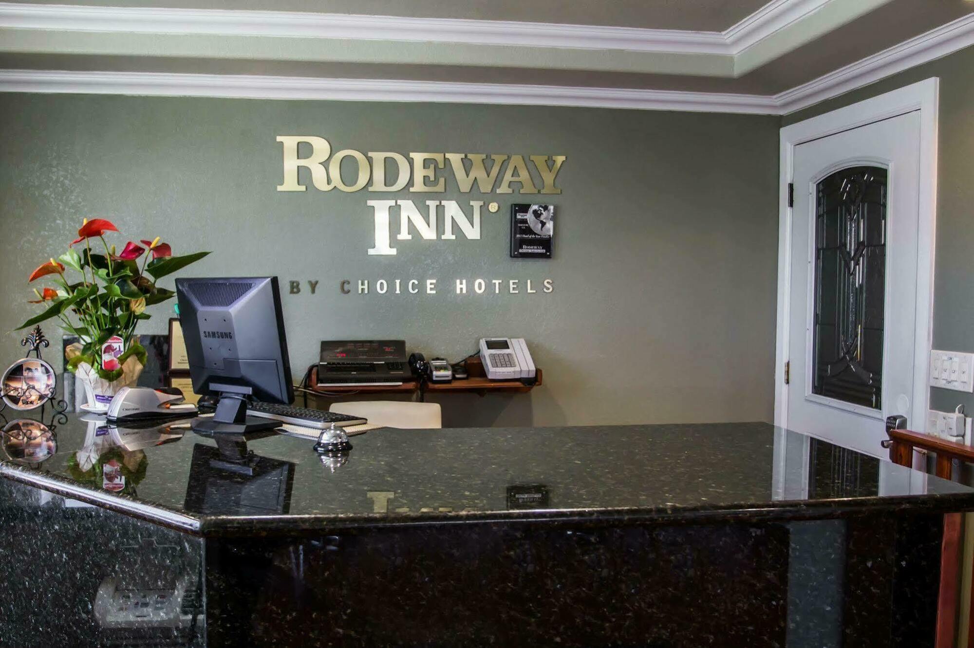 Rodeway On Historic Route 66 Inn